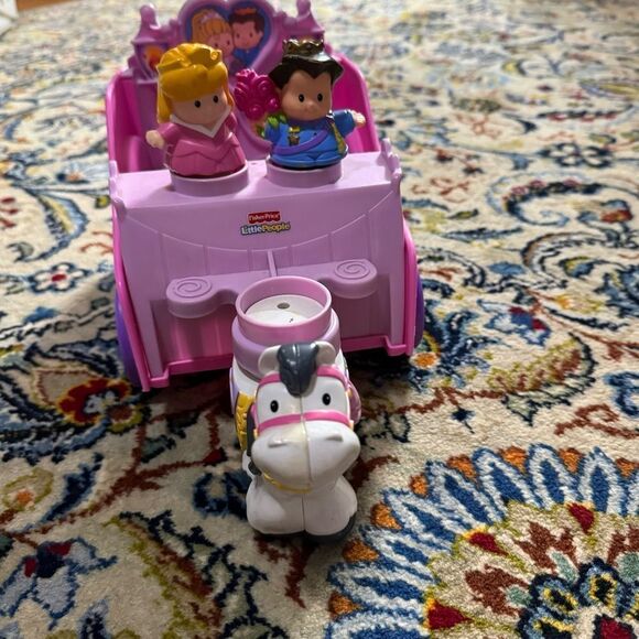 Fisher Price Little People Prince & Princess Royal Wedding Carriage & Horse - Picture 3 of 3